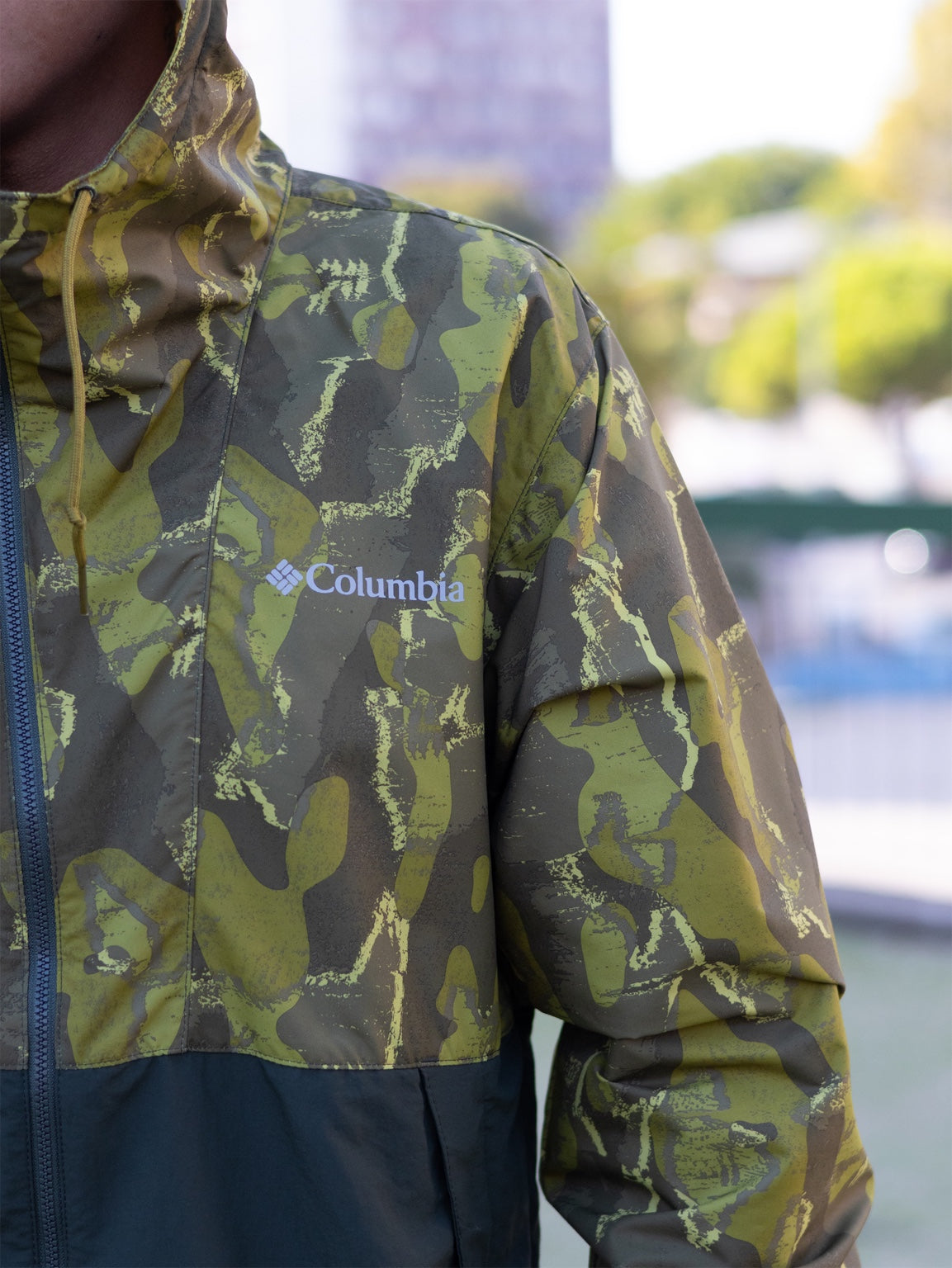 Columbia Spire Valley Novelty vert camouflage – détail du logo et du motif