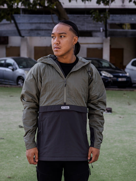 Anorak Columbia matelassé kaki et anthracite – vue de face, col ouvert